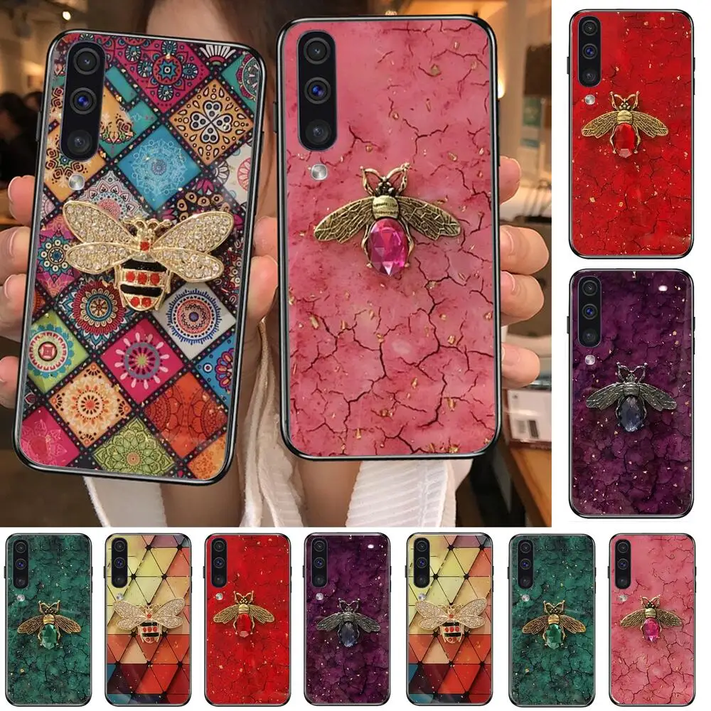 luxury Diamond Bee Little bee Phone cover hull For SamSung Galaxy S8 S9 S10E S20 S21 S5 S30 Plus S20 fe 5G Lite Ultra black soft
luxury Diamond Bee Little bee Phone cover hull For SamSung Galaxy S8 S9 S10E S20 S21 S5 S30 Plus S20 fe 5G Lite Ultra black soft