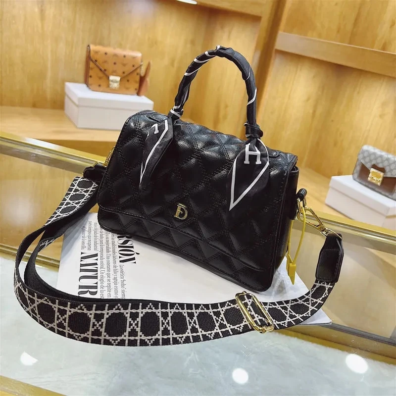 Fashion Women's bag 2022 Ladies leather Shoulder bag Diamond lattice crossbody bags Western style high-end Small square bag
Fashion Women's bag 2022 Ladies leather Shoulder bag Diamond lattice crossbody bags Western style high-end Small square bag