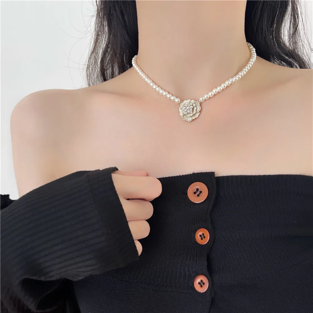 High Fashion Female Temperament Clavicle Necklace Party Gift Flower Pearl Necklace
High Fashion Female Temperament Clavicle Necklace Party Gift Flower Pearl Necklace