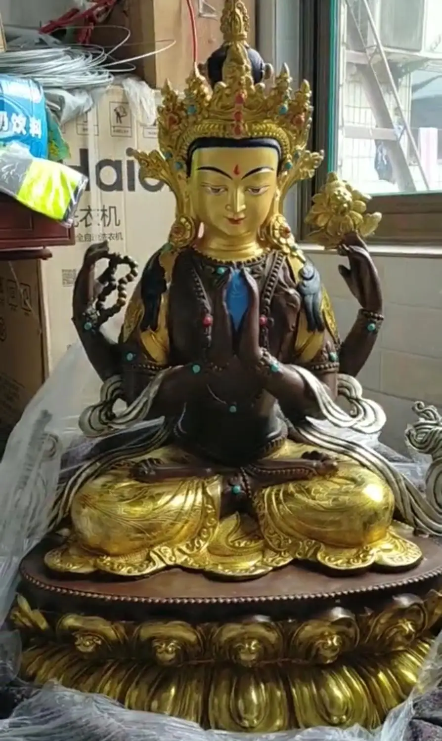 Special Link 02 Custom made brass Four-armed Avalokitesvara guanyin statue gilding Base for Poland temple
Special Link 02 Custom made brass Four-armed Avalokitesvara guanyin statue gilding Base for Poland temple