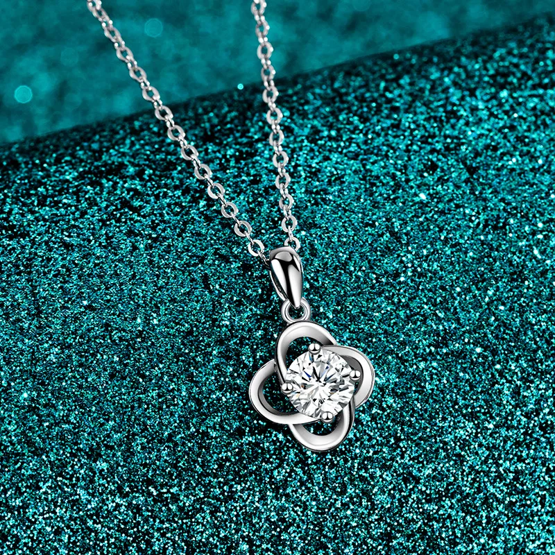Mosangshi, S925 Sterling Silver Necklace, Clavicle Chain, Clover Lmitation Diamond Pendant, Fashion And Romantic Love Keepsake
Mosangshi, S925 Sterling Silver Necklace, Clavicle Chain, Clover Lmitation Diamond Pendant, Fashion And Romantic Love Keepsake