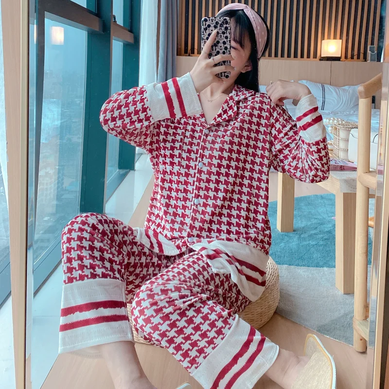 Spring And Autumn Pajama Set Gold Velvet Pyjamas Long-sleeved Thin Sleepwear Two-piece Suit Home Service Female Nightwear
Spring And Autumn Pajama Set Gold Velvet Pyjamas Long-sleeved Thin Sleepwear Two-piece Suit Home Service Female Nightwear