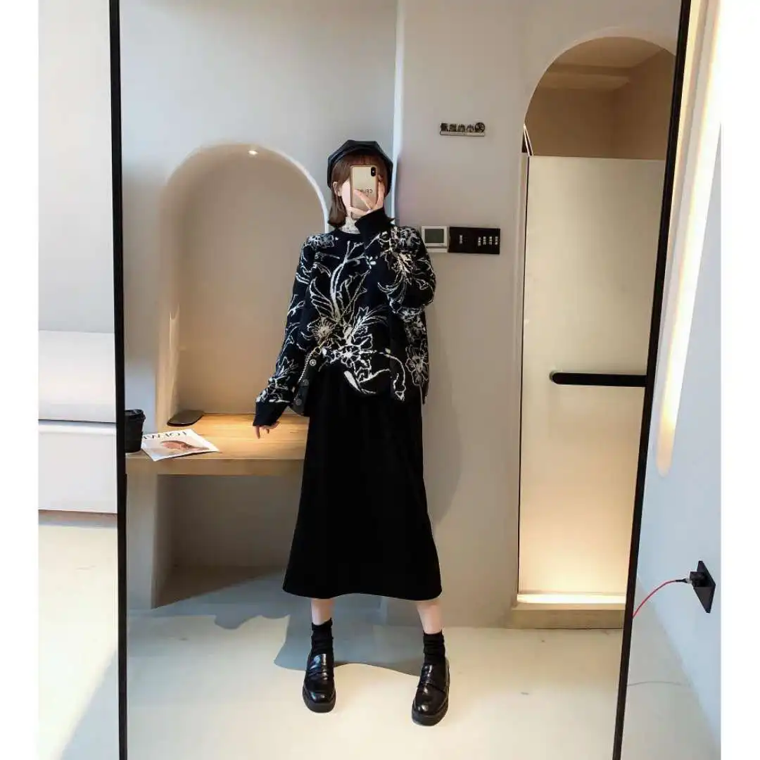 2020 new autumn and winter new women's woolen sweater Pullover retro ink flower sweater irregular long sleeve
2020 new autumn and winter new women's woolen sweater Pullover retro ink flower sweater irregular long sleeve