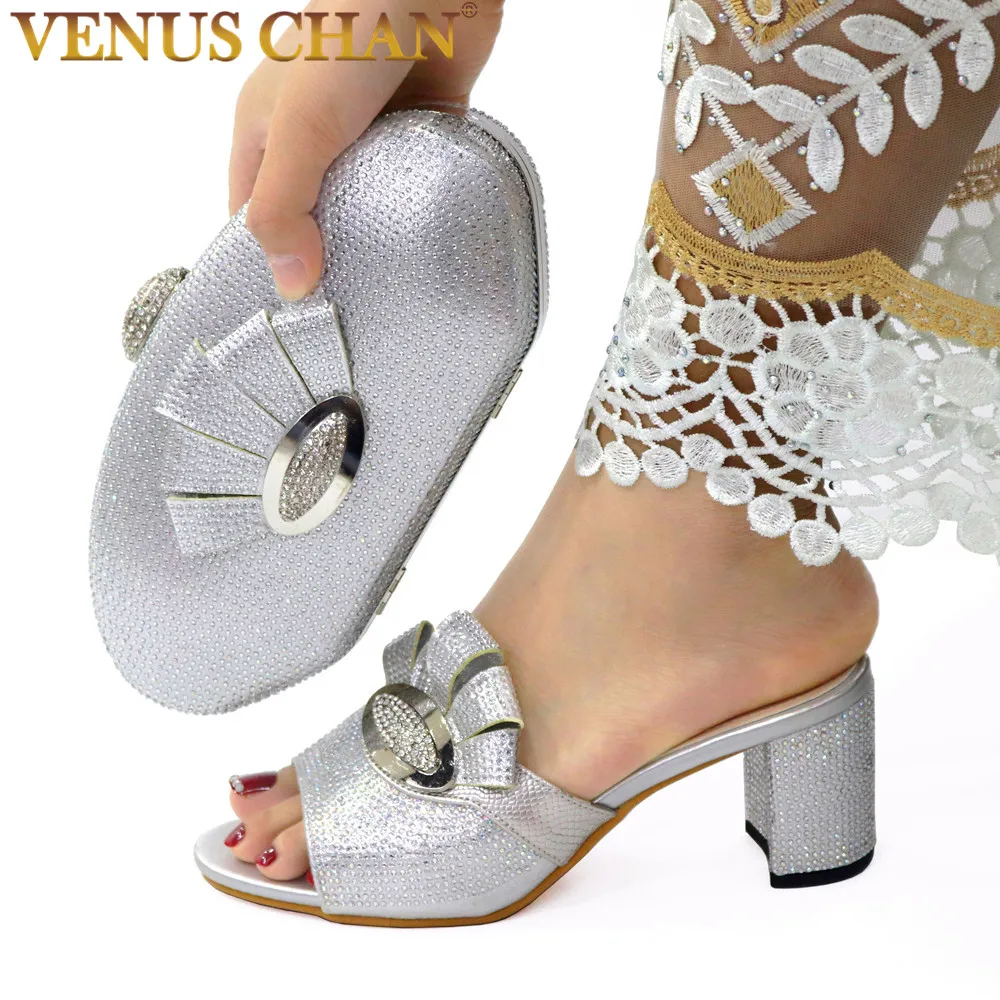 Latest Women Shoes and Bags To Match Set Italy Nigerian Women Party Shoes and Bag Set Decorated with Rhinestone Plus Size Shoes
Latest Women Shoes and Bags To Match Set Italy Nigerian Women Party Shoes and Bag Set Decorated with Rhinestone Plus Size Shoes