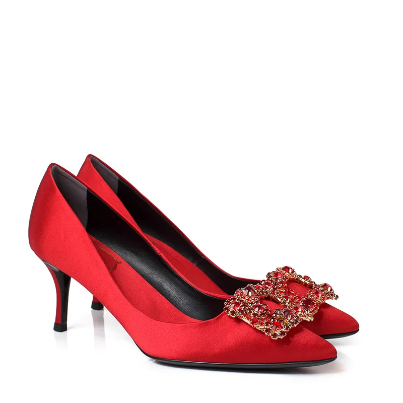 women's shoes high heels red silk wedding shoes 2021 new thin heel square button pointed flat sole shoes autumn and winter
women's shoes high heels red silk wedding shoes 2021 new thin heel square button pointed flat sole shoes autumn and winter