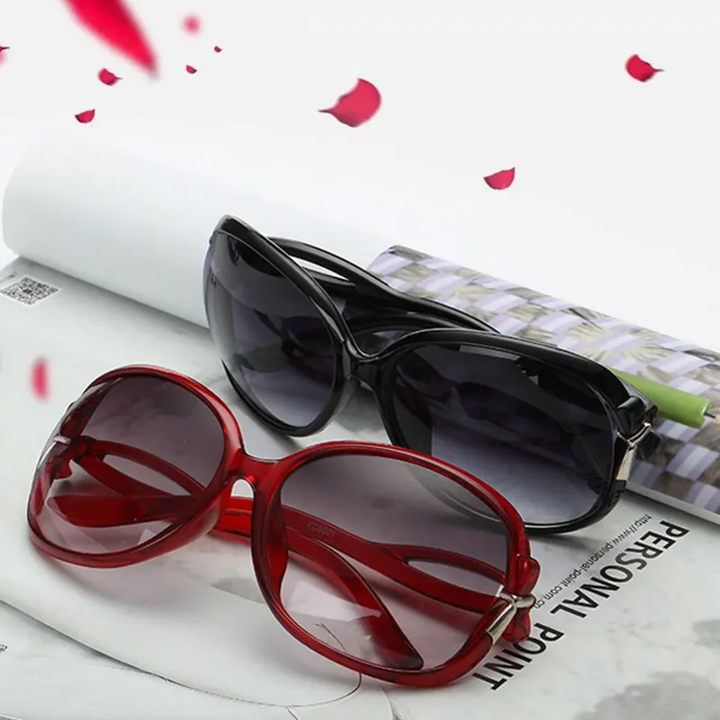 Q Oculos de sol 2020 Classic Fashion Women Sunglasses Classic Vintage Brand Designer Sun Glasses Fashion Ladies Eyewear UV400
Q Oculos de sol 2020 Classic Fashion Women Sunglasses Classic Vintage Brand Designer Sun Glasses Fashion Ladies Eyewear UV400