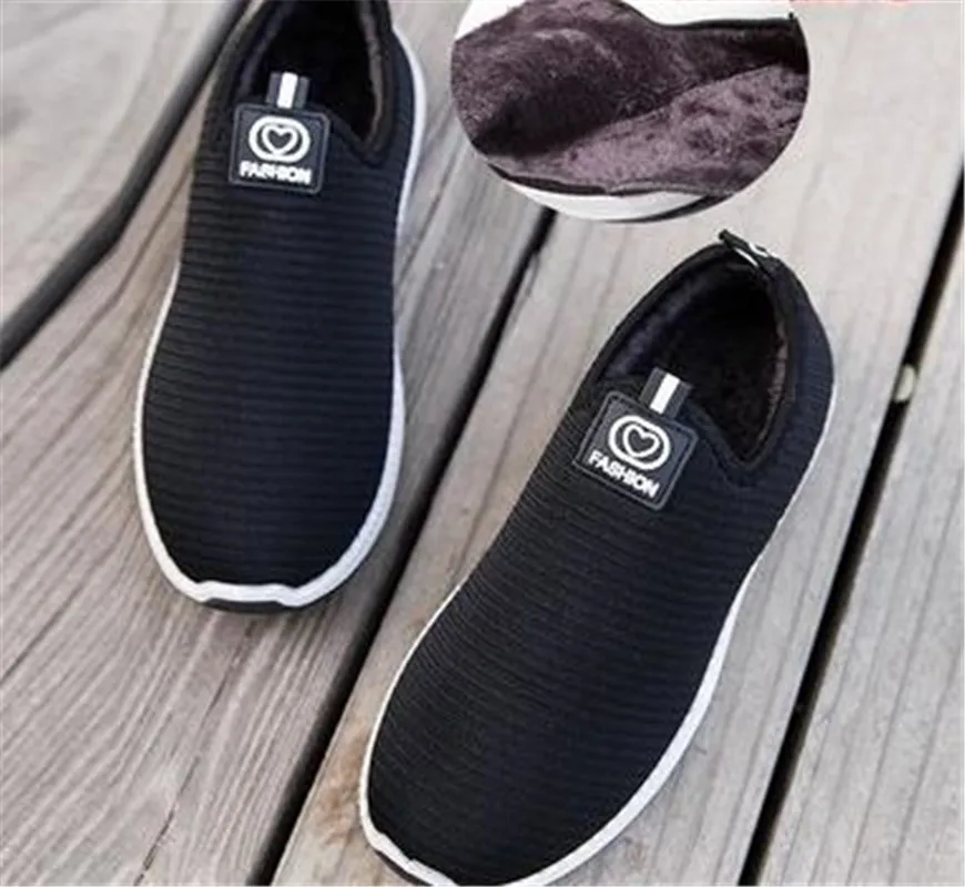 Fashion Men Running Shoes Triple Black White Outdoor Sport Walking Trainer Outdoor Lightweight Soft Sneakers 
Fashion Men Running Shoes Triple Black White Outdoor Sport Walking Trainer Outdoor Lightweight Soft Sneakers
