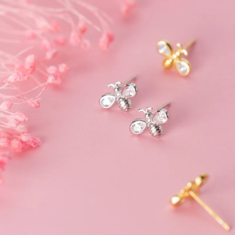 Little Bee Mini Earrings Female 2022 New Animal Temperament Student Earrings Simple Earrings Gift for Girlfriend
Little Bee Mini Earrings Female 2022 New Animal Temperament Student Earrings Simple Earrings Gift for Girlfriend