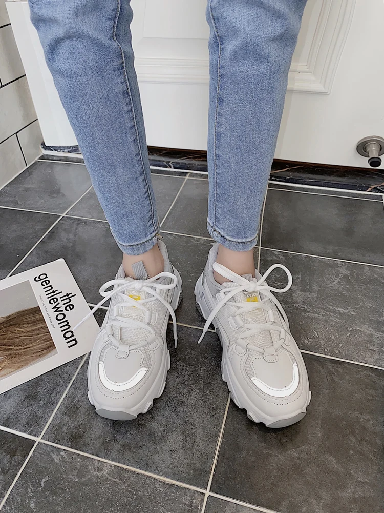 2021 new spring and autumn net red thick-soled mesh breathable fashion casual student sneakers all-match.
2021 new spring and autumn net red thick-soled mesh breathable fashion casual student sneakers all-match.