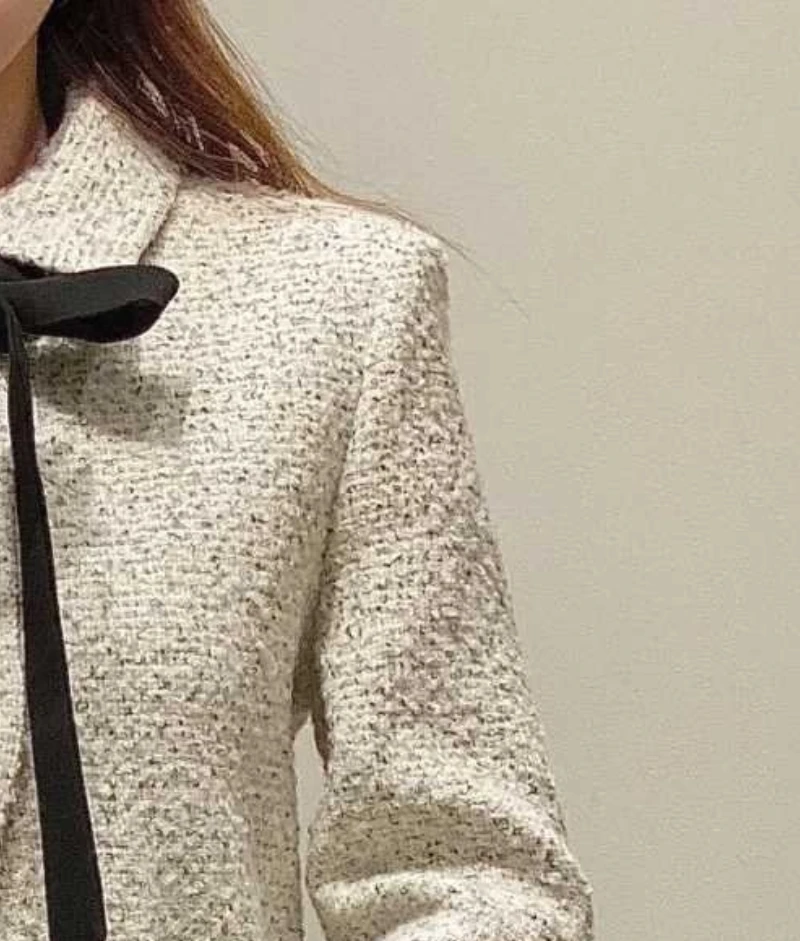 2021 office lady set commuter woman two-piece woven fabric tweed lace-up blouse plus mini skirt French brand elegant woman suit
2021 office lady set commuter woman two-piece woven fabric tweed lace-up blouse plus mini skirt French brand elegant woman suit