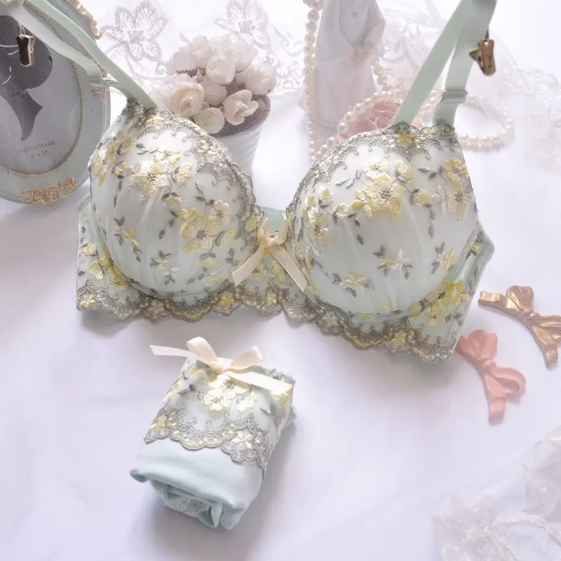 Young girls small Fresh Sleep Underwear Lace Love Embroidery Thin Cup With Pad Embroidery Japanese Lingerie Bra and Panty Sets
Young girls small Fresh Sleep Underwear Lace Love Embroidery Thin Cup With Pad Embroidery Japanese Lingerie Bra and Panty Sets