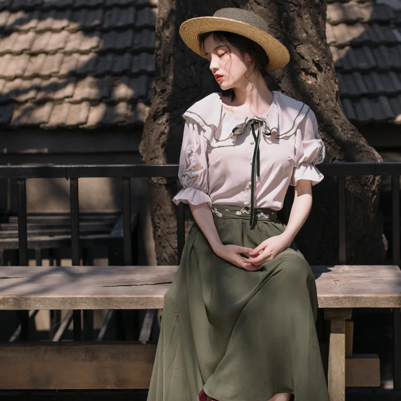 Women's French Retro Chiffon Shirt With Half Skirt Two-Piece Suit Temperament Senior Sets Female Summer
Women's French Retro Chiffon Shirt With Half Skirt Two-Piece Suit Temperament Senior Sets Female Summer