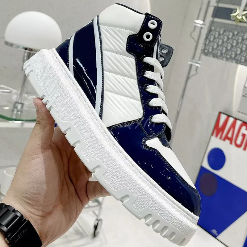 Autumn winter women boots flat bottom platform high top Round Toe lace up Sneakers ladies genuine leather running Casual Shoes
Autumn winter women boots flat bottom platform high top Round Toe lace up Sneakers ladies genuine leather running Casual Shoes