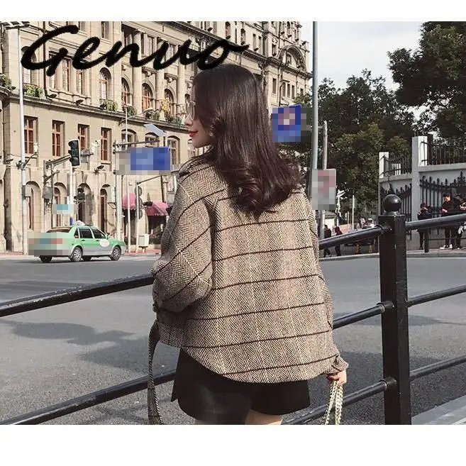 Genuo 2019 New Autumn Women Plaid Jacket Outerwear Double-Breasted Short Blends Coat Sashes Retro Thin Wool Lattice Coat
Genuo 2019 New Autumn Women Plaid Jacket Outerwear Double-Breasted Short Blends Coat Sashes Retro Thin Wool Lattice Coat