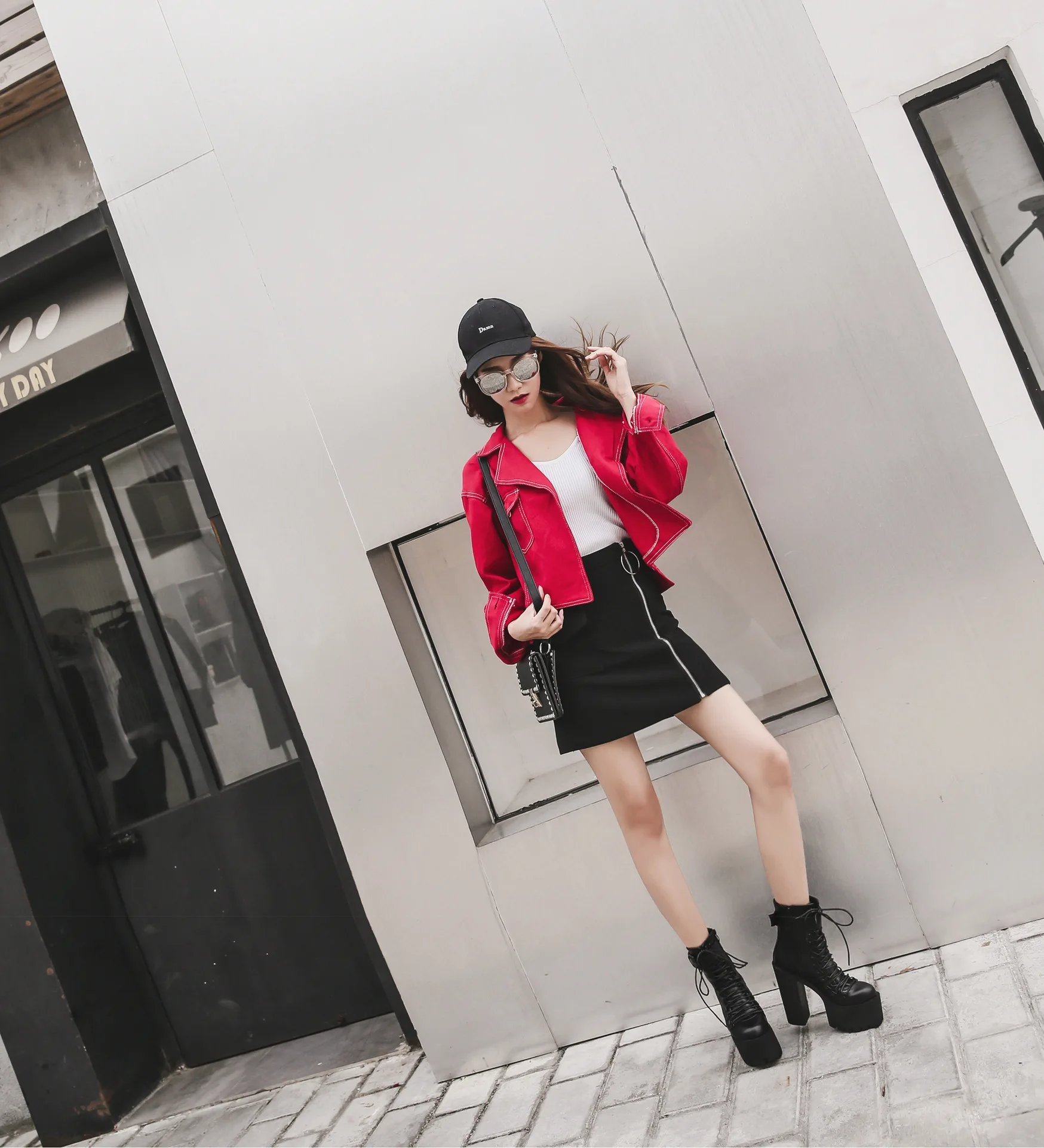 Fashion Motorcycle Boots Women Leather Spring Autumn Metal Buckle High Heels Shoes Zipper Black Ankle Boots Woman Lacing 988
Fashion Motorcycle Boots Women Leather Spring Autumn Metal Buckle High Heels Shoes Zipper Black Ankle Boots Woman Lacing 988