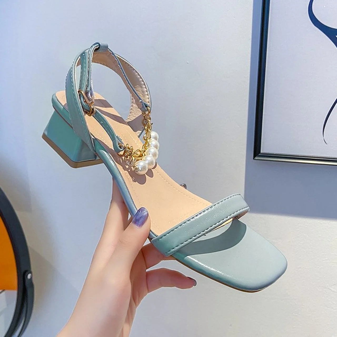 Summer high heels fashion simple sandals beaded chain shoes one word buckle mid-heel blue female sandals summer and autumn
Summer high heels fashion simple sandals beaded chain shoes one word buckle mid-heel blue female sandals summer and autumn
