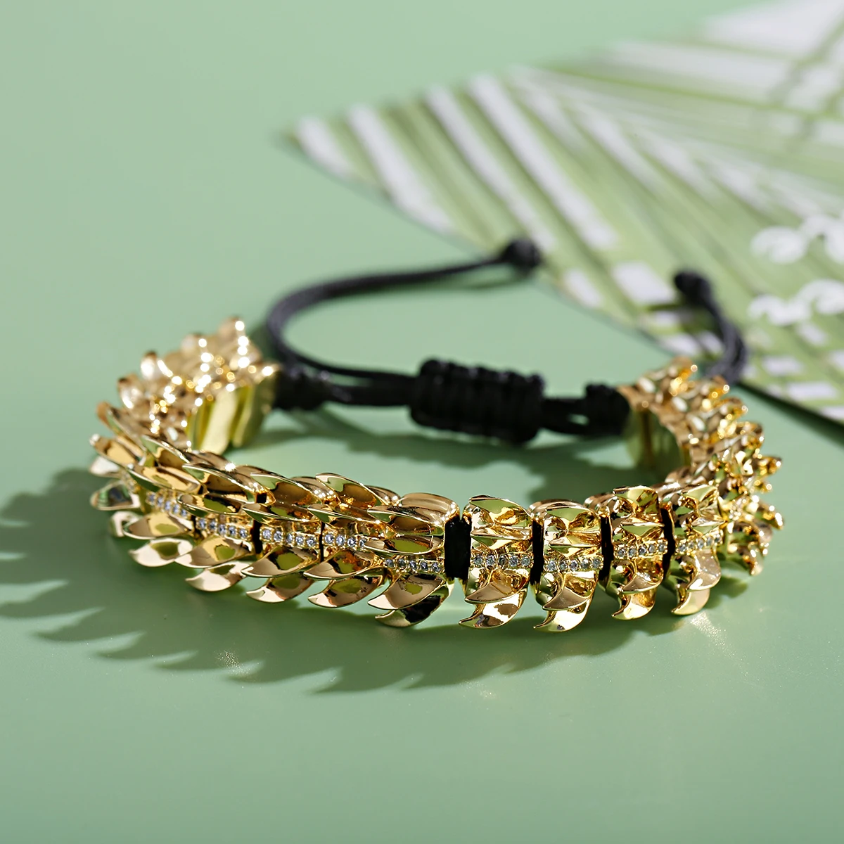 Colorful Dragon Spine Bone Shaped Zircon Bracelet Punk Cuban Handmade Creative Design Bracelet High Quality Jewelry
Colorful Dragon Spine Bone Shaped Zircon Bracelet Punk Cuban Handmade Creative Design Bracelet High Quality Jewelry
