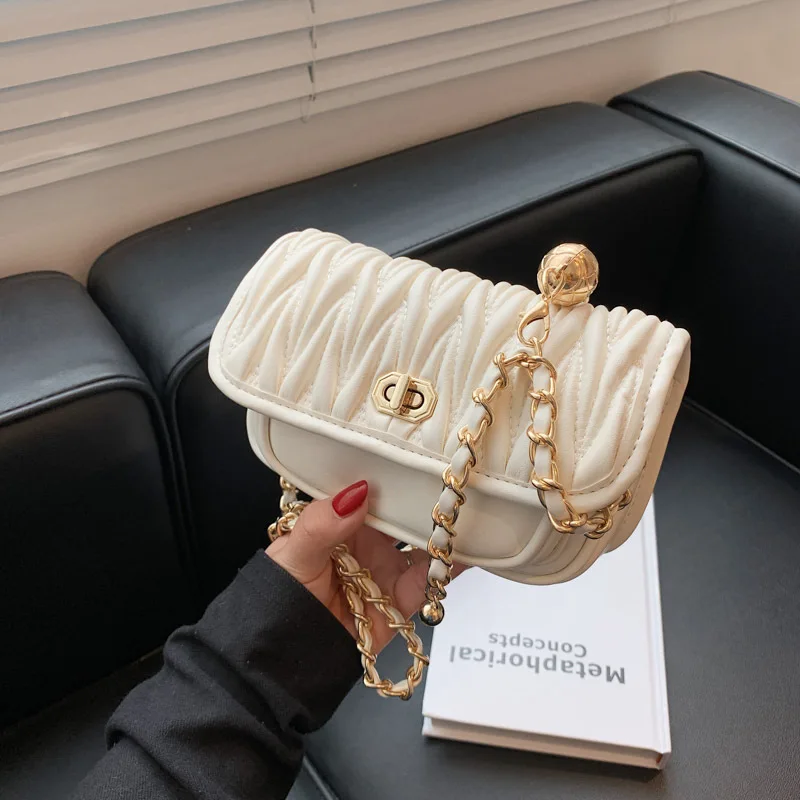 Bag Summer 2021 New Trendy Fashion European and American High-quality Ladies Fold Shoulder Bag Chain Messenger Small Square Bag
Bag Summer 2021 New Trendy Fashion European and American High-quality Ladies Fold Shoulder Bag Chain Messenger Small Square Bag