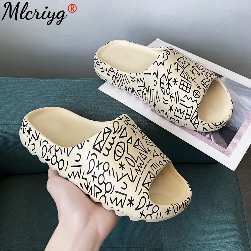 2021 Luxury Brand Slides Men Shoes Slippers Indoor House Slippers Graffiti Casual Beach Slipper EVA Quality Cartoon Shoes Casual
2021 Luxury Brand Slides Men Shoes Slippers Indoor House Slippers Graffiti Casual Beach Slipper EVA Quality Cartoon Shoes Casual