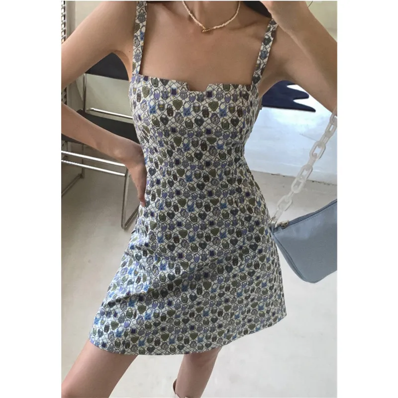 Real shot small floral sling dress female summer 2021 new fashion design sense is thin short dress
Real shot small floral sling dress female summer 2021 new fashion design sense is thin short dress