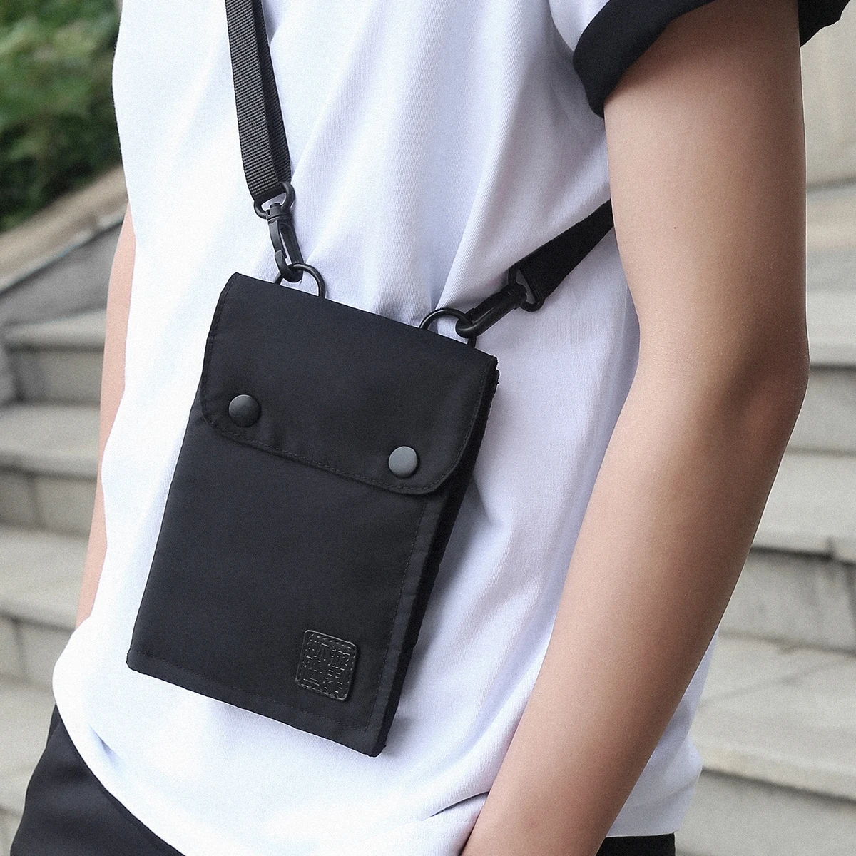 2021Men Messenger Bag Handbag RFID Anti-Theft Blocking Wallet Male Waterproof Business Travel Crossbody Bags Mini Shoulder Bags
2021Men Messenger Bag Handbag RFID Anti-Theft Blocking Wallet Male Waterproof Business Travel Crossbody Bags Mini Shoulder Bags