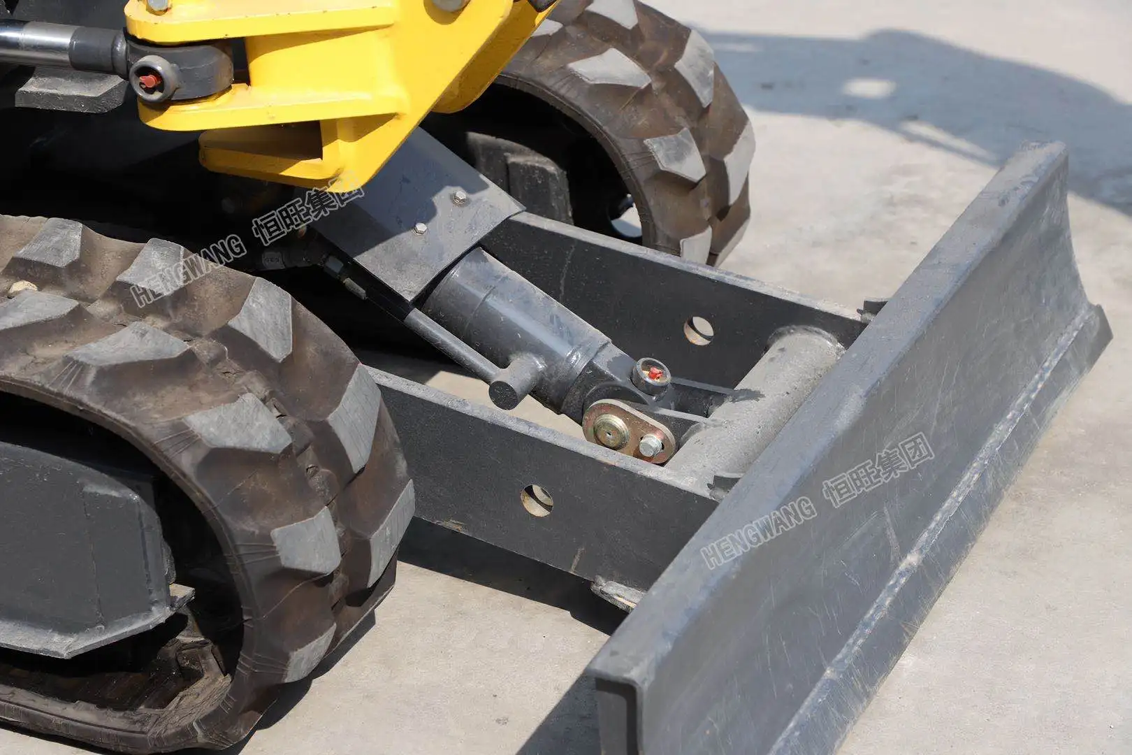 hengwang HW-18 1.8 ton small cheap mini digger mini excavator for sale