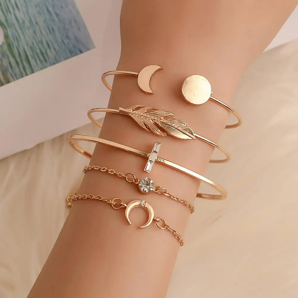 Hot Sales!!! 5Pcs Bracelet Golden Chain Exquisite Alloy Women Thin Jewelry Wrist Band for Dating
Hot Sales!!! 5Pcs Bracelet Golden Chain Exquisite Alloy Women Thin Jewelry Wrist Band for Dating