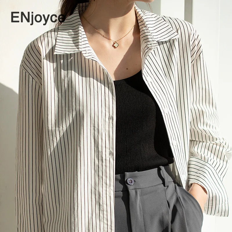2021 Spring New Vintage Long Sleeve Shirt Women Korean Style Casual Loose Blouse Vertical Stripes Office Ladies Work Shirts
2021 Spring New Vintage Long Sleeve Shirt Women Korean Style Casual Loose Blouse Vertical Stripes Office Ladies Work Shirts