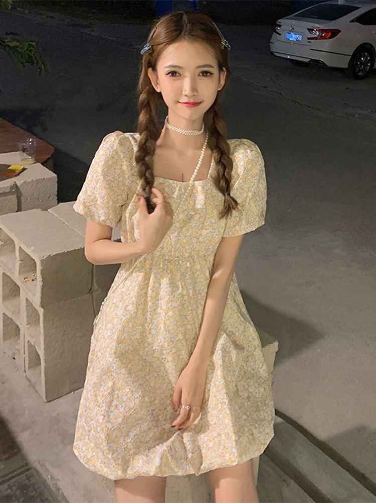 Floral skirt bubble sleeve dress women's summer 2021 new small fresh first love gentle wind small skirt
Floral skirt bubble sleeve dress women's summer 2021 new small fresh first love gentle wind small skirt