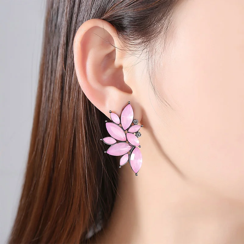 BLINLA Bohemian Vintage Crystal Wings Stud Earrings for Women 2019 Fashion Hot Sale Jewelry Multicolor Metal Geometric Earrings
BLINLA Bohemian Vintage Crystal Wings Stud Earrings for Women 2019 Fashion Hot Sale Jewelry Multicolor Metal Geometric Earrings