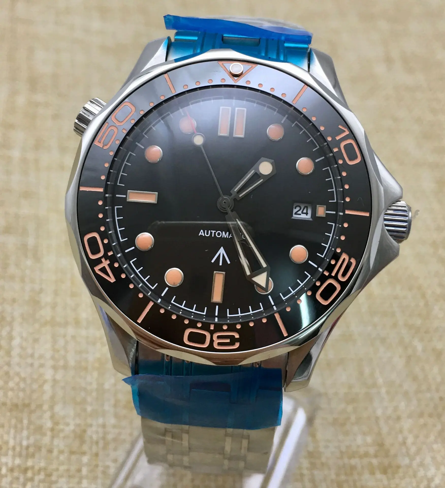 Vintage 41mm Black Dial Date Men's Watch Automatic Movement Ceramic Bezel Stainless Steel Case Strap 
Vintage 41mm Black Dial Date Men's Watch Automatic Movement Ceramic Bezel Stainless Steel Case Strap