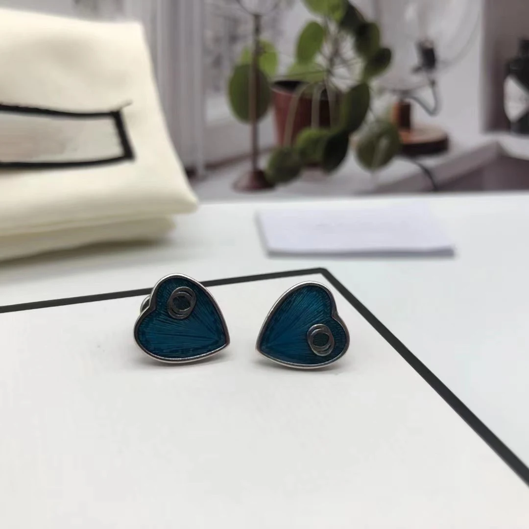 S925 sterling silver blue heart-shaped letter earrings, retro style, high-quality jewelry, original 1:1, birthday gift
S925 sterling silver blue heart-shaped letter earrings, retro style, high-quality jewelry, original 1:1, birthday gift