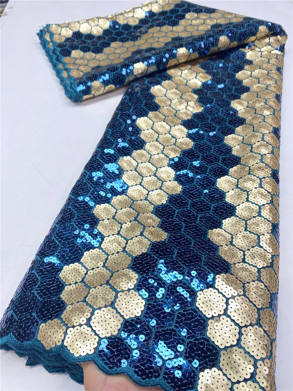 NI.AI High Quality French Nigerian Sequins Net African Tulle Mesh Sequence Lace Fabric For Dress 5yards/Lot XY3785B
NI.AI High Quality French Nigerian Sequins Net African Tulle Mesh Sequence Lace Fabric For Dress 5yards/Lot XY3785B