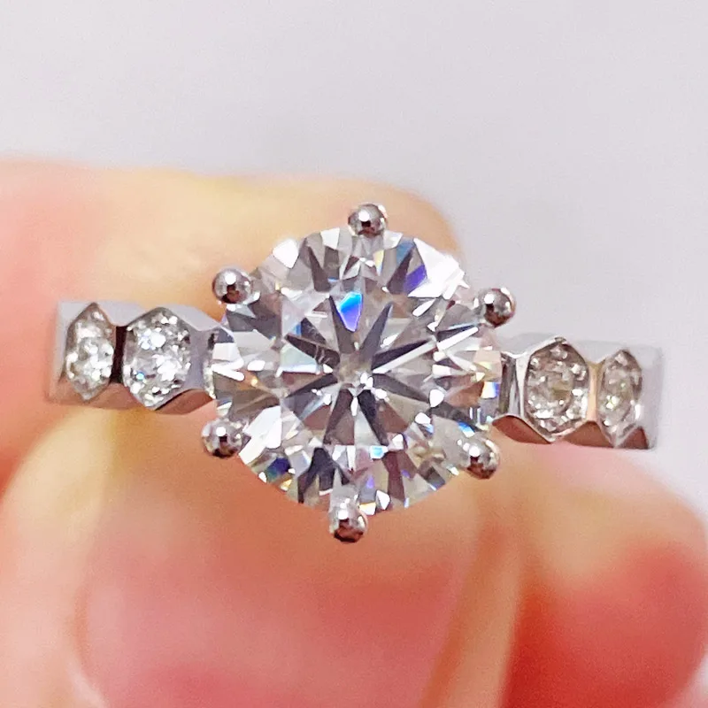 On sale 2CT Real Moissanite Ring Honeycomb Style Diamonds Rings 18K White Gold Plated S925 Sterling Silver
On sale 2CT Real Moissanite Ring Honeycomb Style Diamonds Rings 18K White Gold Plated S925 Sterling Silver
