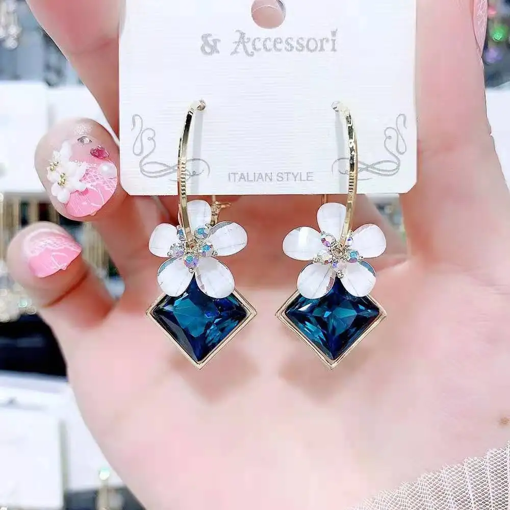 Flower Drop Geometric Personality Earrings Female Retro Port Style Long Earrings Female Korean Fashion Earrings
Flower Drop Geometric Personality Earrings Female Retro Port Style Long Earrings Female Korean Fashion Earrings