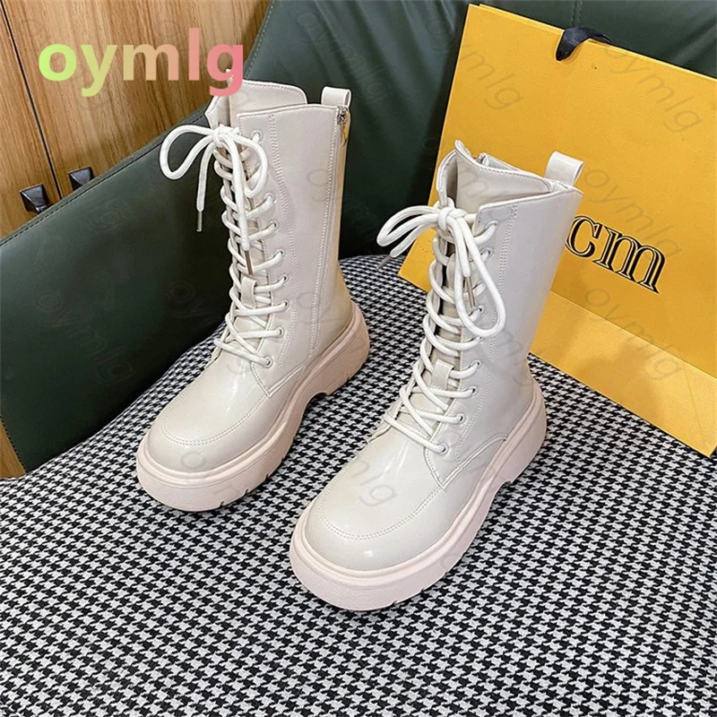 Microfiber Leather Retro Martin Boots Women's Fall 2021 New Mid-tube Boots Locomotive British Hsome Black Short Boots Women
Microfiber Leather Retro Martin Boots Women's Fall 2021 New Mid-tube Boots Locomotive British Hsome Black Short Boots Women
