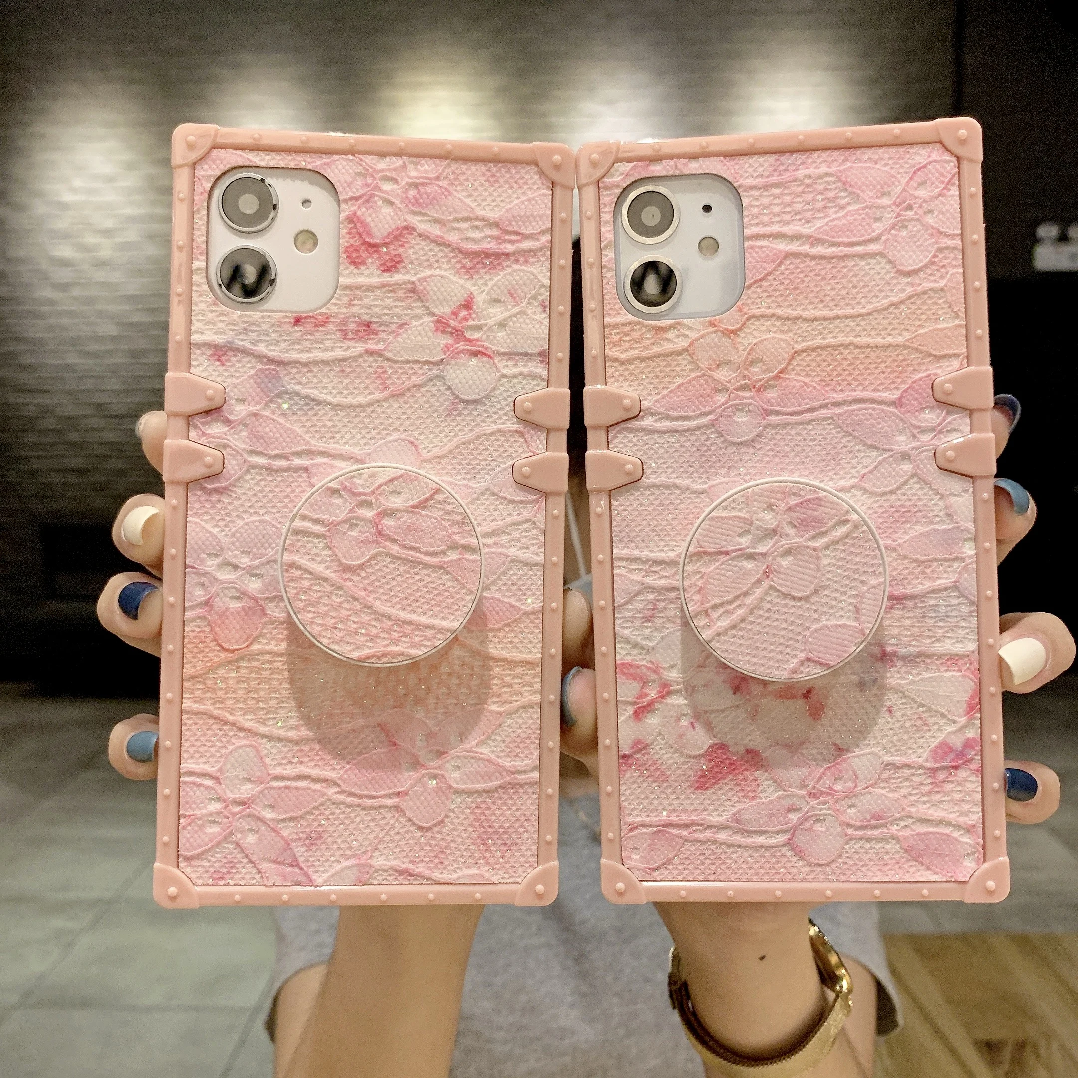 Trendy pink imported TPU material, safe, with bracket, reinforced corners, hard, drop and wear resistance
Trendy pink imported TPU material, safe, with bracket, reinforced corners, hard, drop and wear resistance