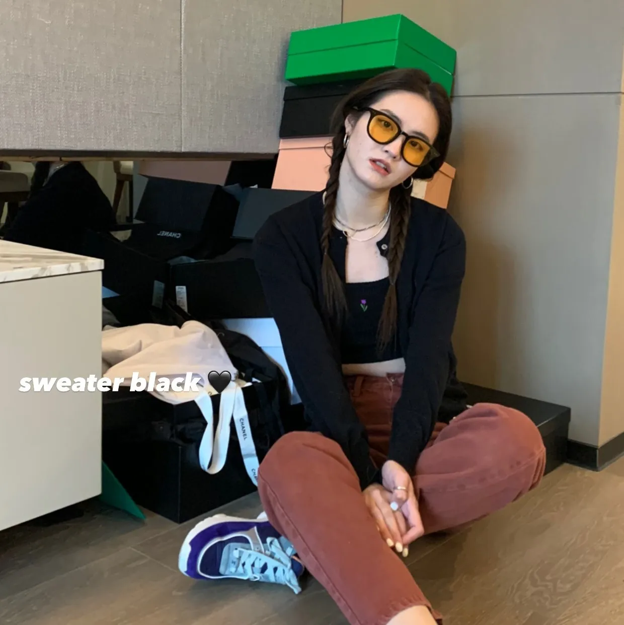 Korea Retro Embroidered Knitted Cardigan Jacket Jacket Women's 2021 Spring New Short Camisole Two-piece Set
Korea Retro Embroidered Knitted Cardigan Jacket Jacket Women's 2021 Spring New Short Camisole Two-piece Set