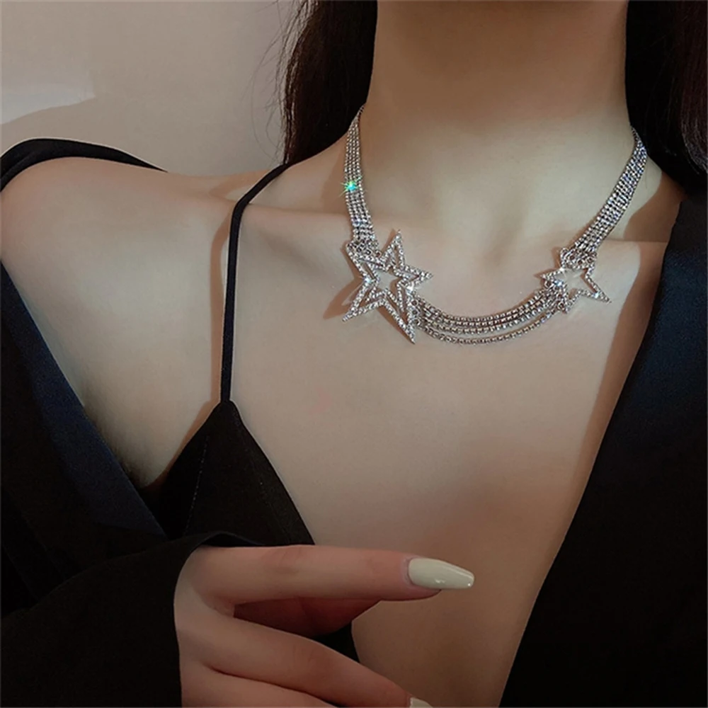 Fashion five-pointed star necklace new female ins style hip-hop star full diamond metal clavicle chain tide
Fashion five-pointed star necklace new female ins style hip-hop star full diamond metal clavicle chain tide