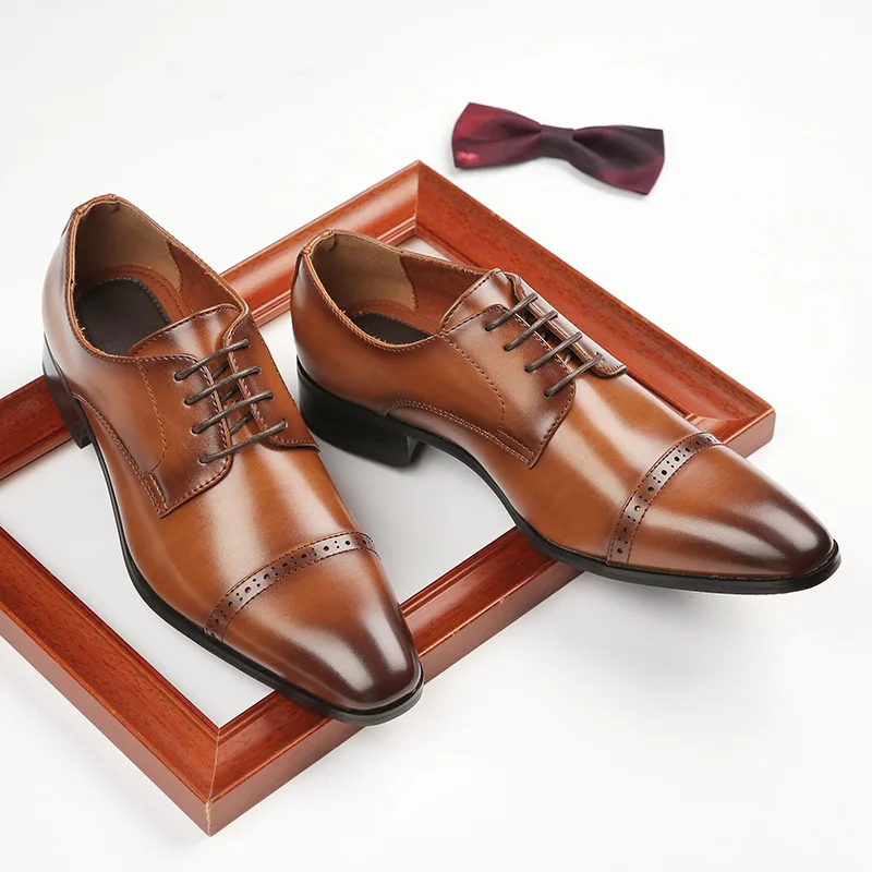 Carved Leather Business Shoes Men's Formal Three Joint Gentleman's Suit Shoes Luxury Pointy Brogue Italian Man Shoes 39-47
Carved Leather Business Shoes Men's Formal Three Joint Gentleman's Suit Shoes Luxury Pointy Brogue Italian Man Shoes 39-47