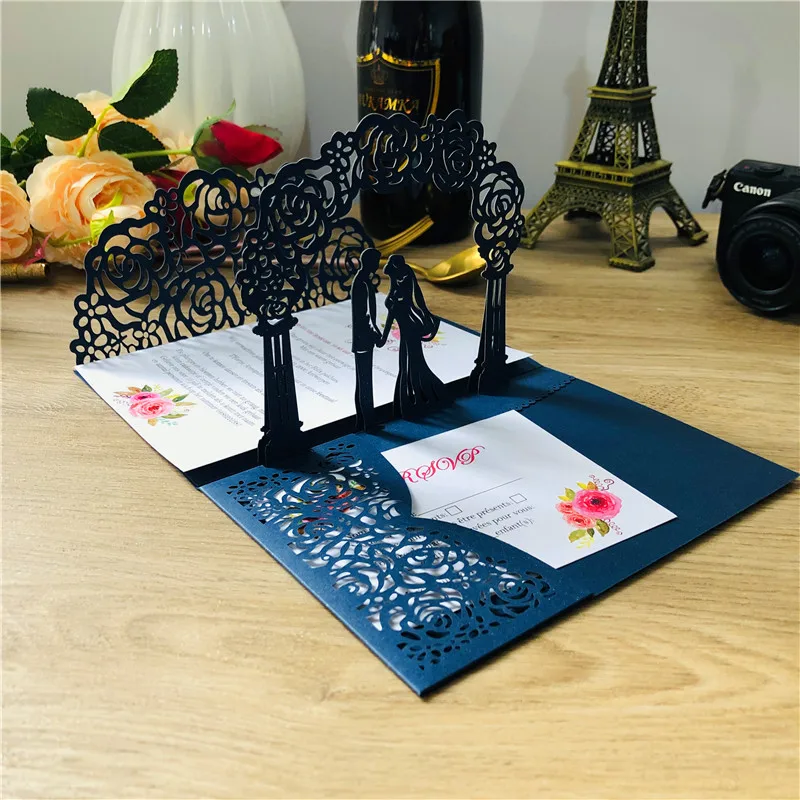 1pcs Sample 3D Bride And Groom Rose Gold Pop up Wedding invitations laser cut Greeting cards envelope Rsvp Navy blue White Pink
1pcs Sample 3D Bride And Groom Rose Gold Pop up Wedding invitations laser cut Greeting cards envelope Rsvp Navy blue White Pink