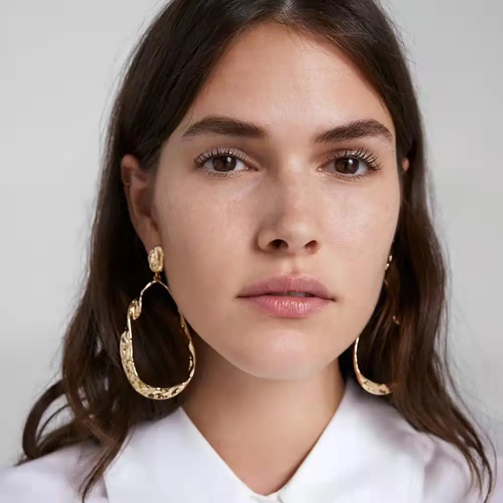 Fashion Personality Women's Earrings Creative Retro Cold Wind Metal Geometric Gold Big Circle Earrings New Trend Party Gift
Fashion Personality Women's Earrings Creative Retro Cold Wind Metal Geometric Gold Big Circle Earrings New Trend Party Gift