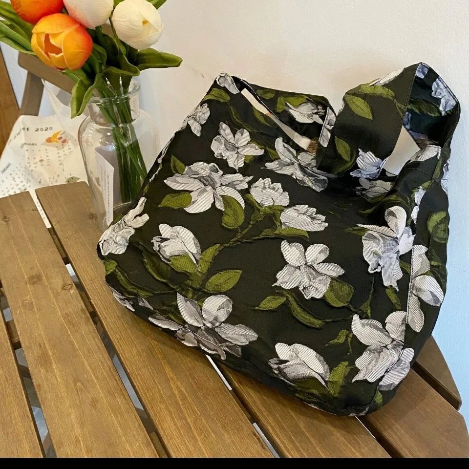 Floral Pattern Women Large Shoulder Bag Oil Painting Student Book Tote Shopping Bags Vintage Jacquard Female Small Purse Handbag 
Floral Pattern Women Large Shoulder Bag Oil Painting Student Book Tote Shopping Bags Vintage Jacquard Female Small Purse Handbag