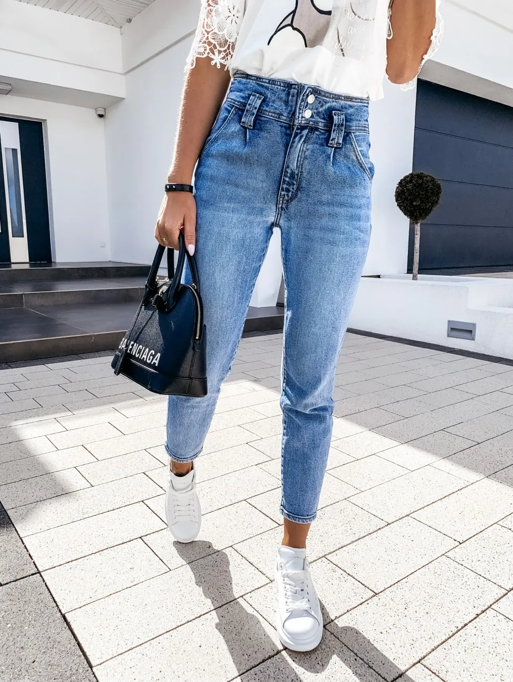 Женские прямые джинсы с высокой талией и двумя пуговицами, женские синие ретро брюки-карандаш с эффектом потертости, укороченные брюки
Женские прямые джинсы с высокой талией и двумя пуговицами, женские синие ретро брюки-карандаш с эффектом потертости, укороченные брюки