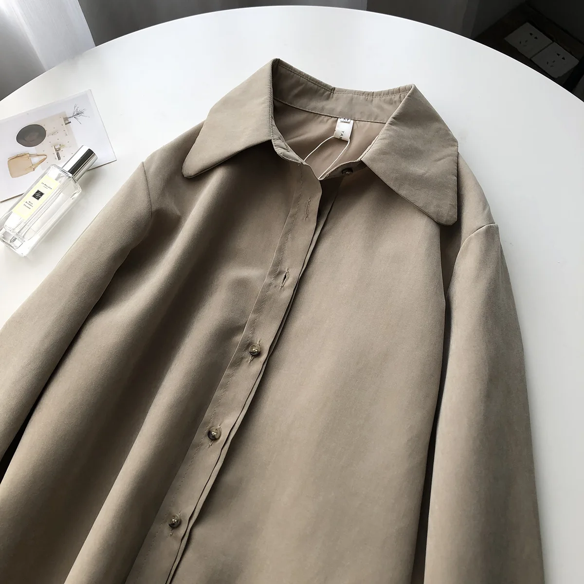 COZOKrong Shirt Female 2021 Spring New Korean Loose Medium Length Long Sleeve Lapel Shirt 3095
COZOKrong Shirt Female 2021 Spring New Korean Loose Medium Length Long Sleeve Lapel Shirt 3095