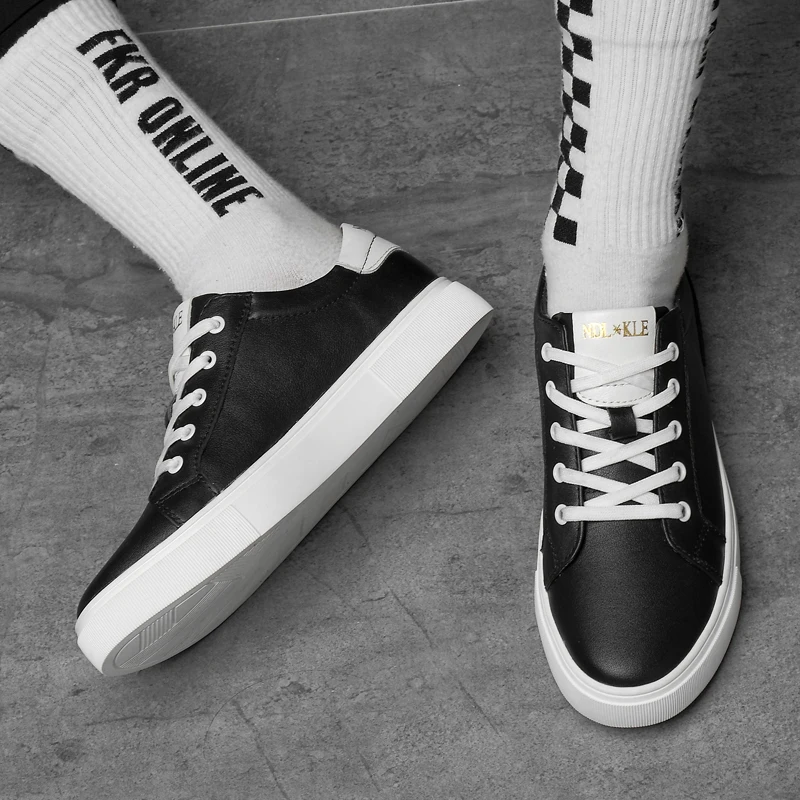 Genuine Leather Shoes outdoor Men lace up Footwear Sneakers Shoes fashion breathable Male Shoes Cow Leather business shoes L4
Genuine Leather Shoes outdoor Men lace up Footwear Sneakers Shoes fashion breathable Male Shoes Cow Leather business shoes L4