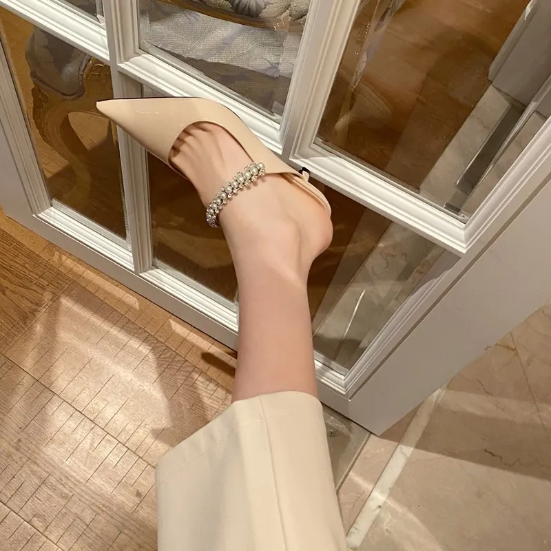 Fashion Women Slippers Pointed Toe Leather Leather Thin High Heels Rhinestone Design Slip On Party Summer Pumps Mules Shoes
Fashion Women Slippers Pointed Toe Leather Leather Thin High Heels Rhinestone Design Slip On Party Summer Pumps Mules Shoes