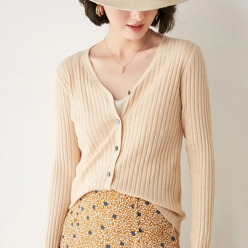 Wool Blended 2021 Winter New Cardigan Women Loose V-neck Pit Strip Ladies Solid Color Long-sleeved Short Outer Wear Knitted Top
Wool Blended 2021 Winter New Cardigan Women Loose V-neck Pit Strip Ladies Solid Color Long-sleeved Short Outer Wear Knitted Top