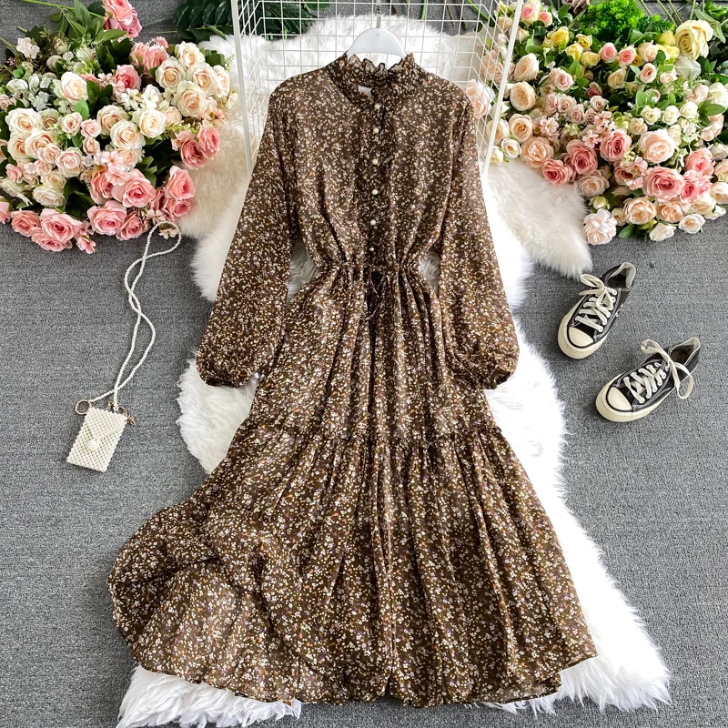 2021 New Floral Print Stand collar Chiffon Dress Spring Summer Midi Long Party Women elastic waist Vestidos elegant Retro dress
2021 New Floral Print Stand collar Chiffon Dress Spring Summer Midi Long Party Women elastic waist Vestidos elegant Retro dress