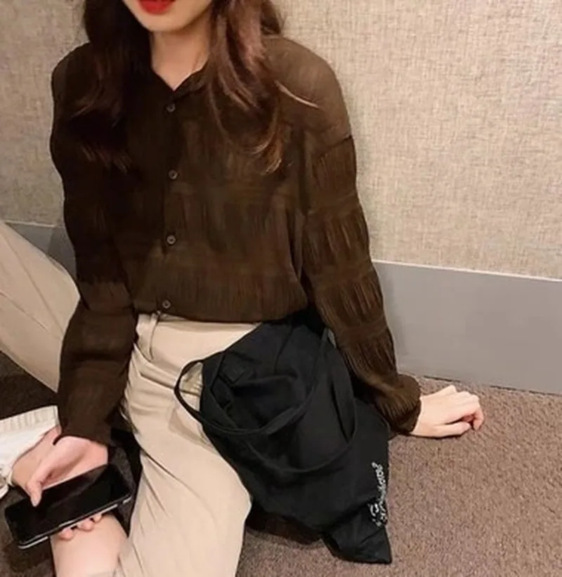 GOOHOJIO Flare Sleeve Elegant Shirts Loose Style Sexy Button Vintage Blouse Turn Down Collar Office Ladies Shirts Female Casual
GOOHOJIO Flare Sleeve Elegant Shirts Loose Style Sexy Button Vintage Blouse Turn Down Collar Office Ladies Shirts Female Casual